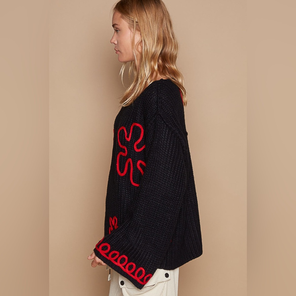 Adorable Floral Print Sweater in Black With RED flowers - Picture 4 of 4